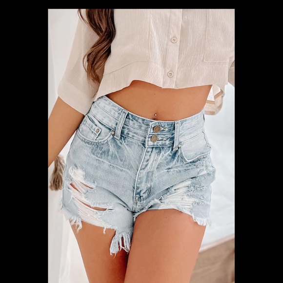 DOUBLE-BUTTON DISTRESSED DENIM SHORTS (MEDIUM LIGHT) Size 5/26 - Picture 2 of 7